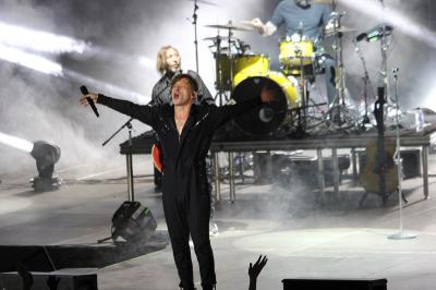 Рязанцы спели и станцевали с «Би-2»